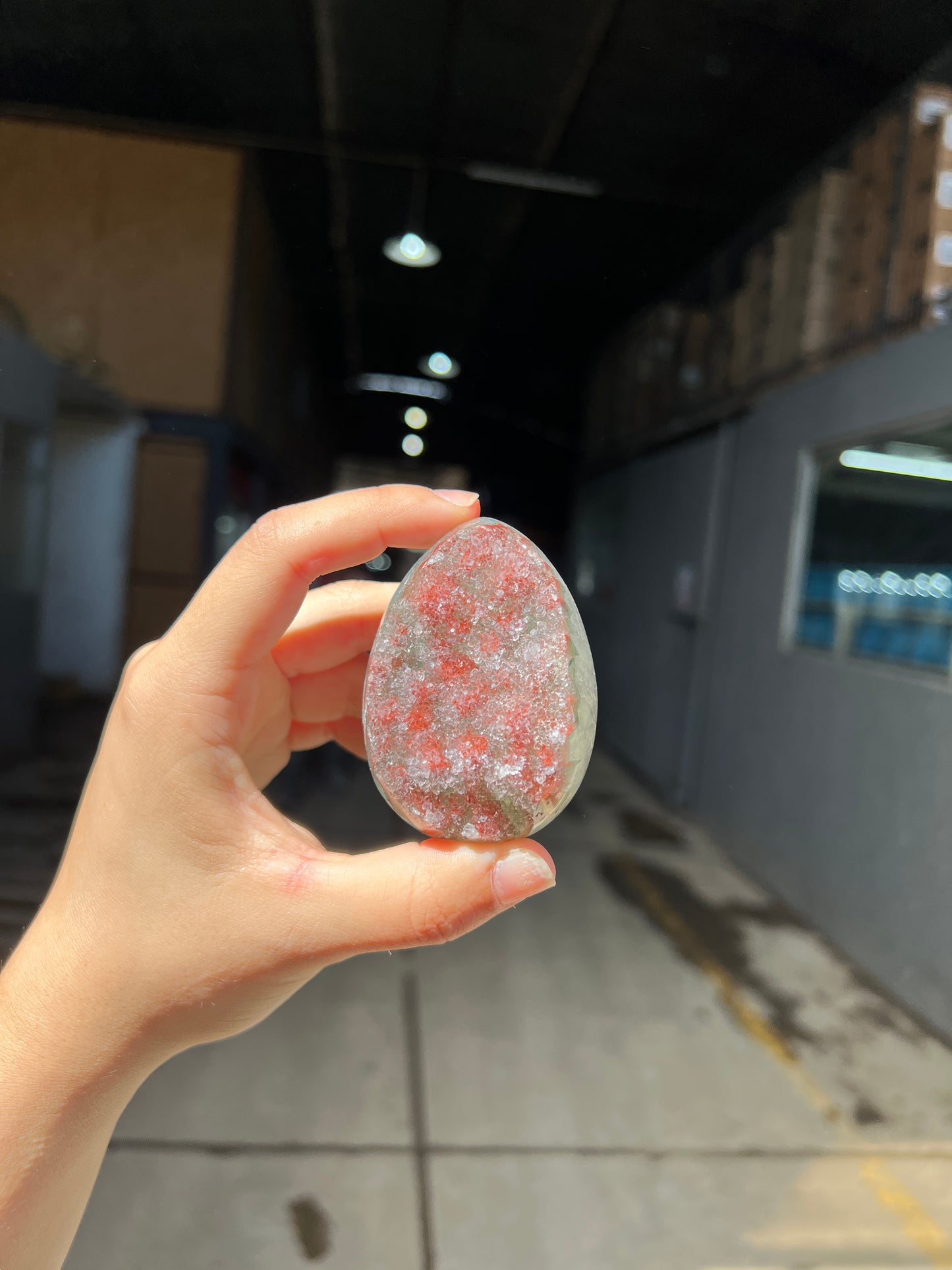 Reddish quartz egg