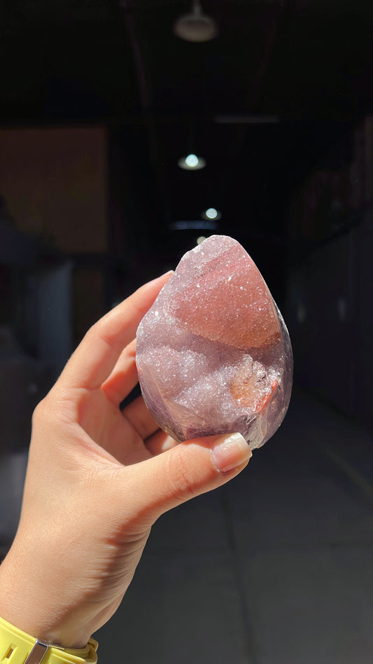 Mini pink calcite formation