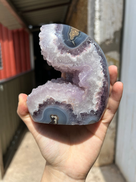 Layered amethyst freeform